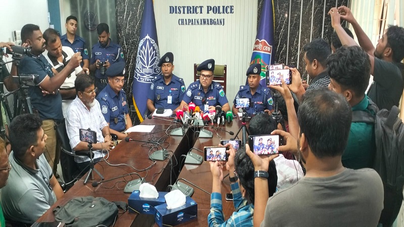 চাঁপাইনবাবগঞ্জে ১১ মাসের শিশু অপহরণের ৩৩ ঘন্টা পর অক্ষত অবস্থায় উদ্ধার,দম্পতি গ্রেপ্তার